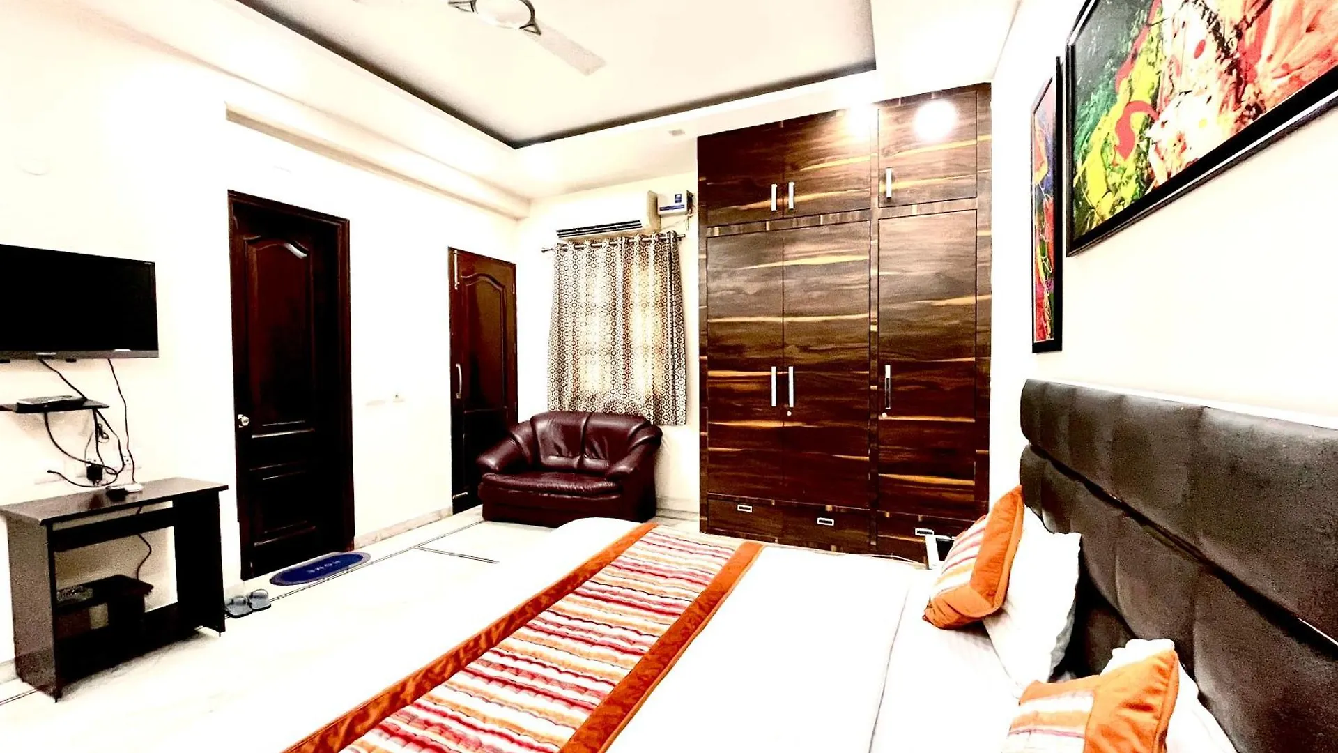 South Residency - Aiims Hospital South Delhi Apartment New Delhi